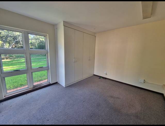 5 BEDROOM HOUSE FOR SALE IN RASLOUW